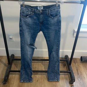 Men’s slim distressed Levi’s